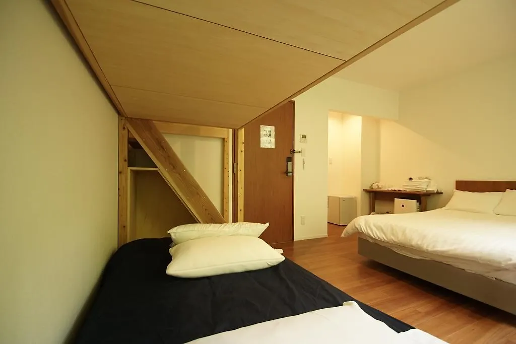 Bird Hostel Kioto Japón